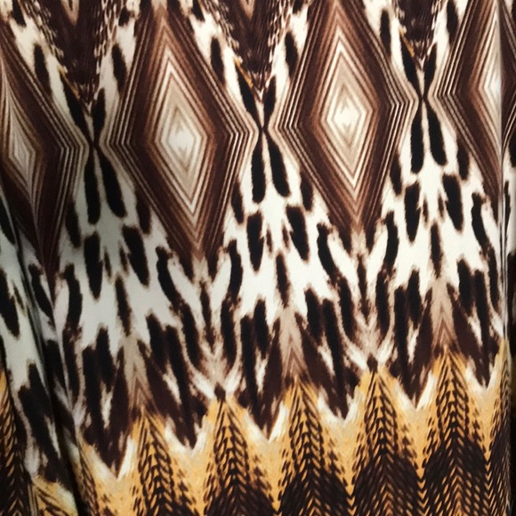 Brown Patterned Quarter Length Blouse - Picture 7 of 7